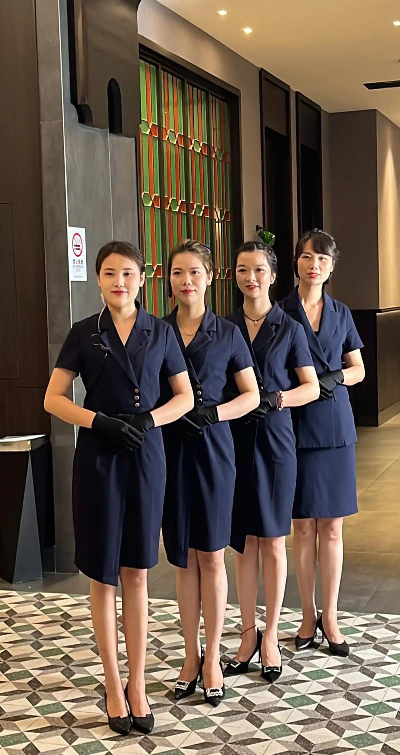 餐飲團隊禮儀服務 一群人一條心，堅持走好餐飲路